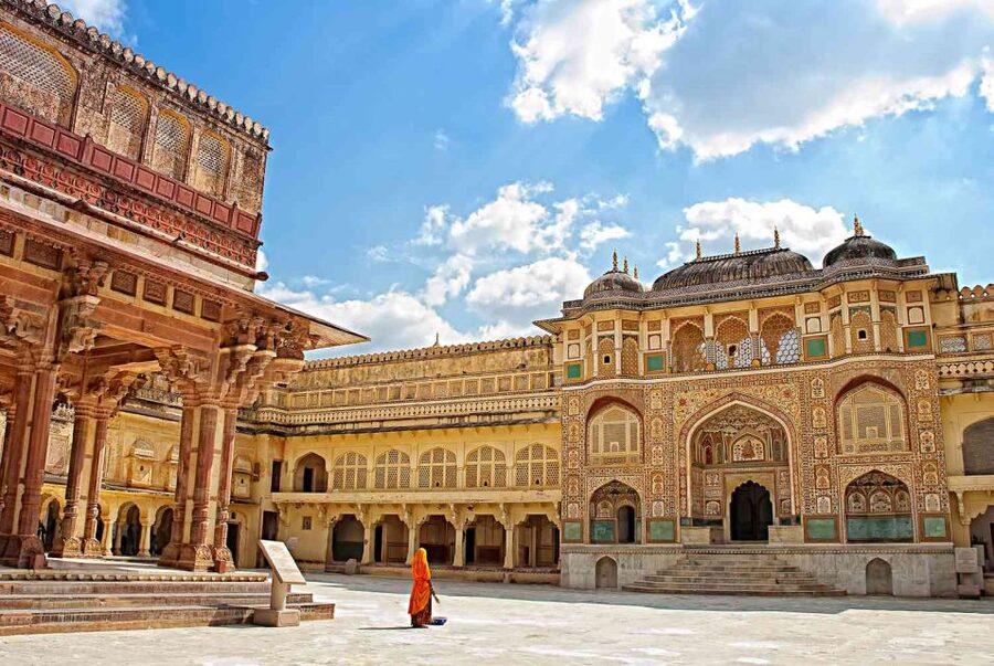 06 Days Golden Triangle Tour with Ranthambore Safari - Agra Day 6: sunrise Taj Mahal, Agra Fort, and market time