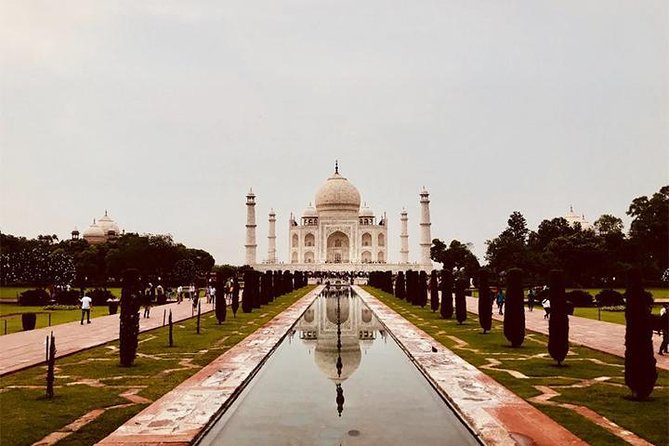 1 day Luxury Sunrise Taj Mahal Tour by Private Car - The Taj Mahal at opening: what you should actually watch for