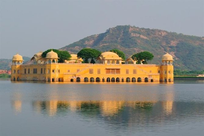 1-Day Private Agra and Jaipur Tour from Delhi - Jal Mahal and Hawa Mahal photo stops: fast, but fun