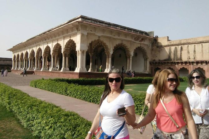 1-Day Private Tour to Agra with 3 UNESCO world Heritage from Delhi by Train - Taj Mahal timing, what the guide helps you notice, and photo tips