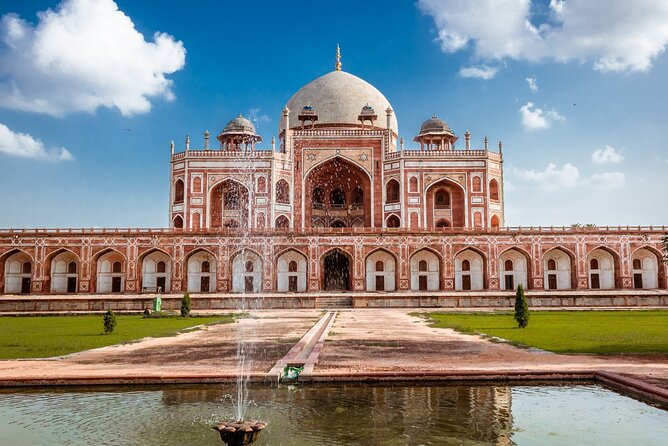 2 Days Private Delhi Tour with Best Cooking Class - Day 1 Old Delhi: Jama Masjid, Chandni Chowk rickshaw ride, and photo stops
