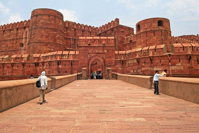 2 Days Tour of Agra (Taj Mahal) & Delhi City Tour - Day 1 Agra: Taj Mahal, Agra Fort, and Itimad-ud-Daulah in one arc