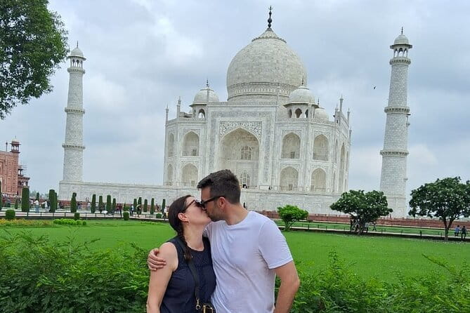 3-Day Golden Triangle Luxury Tour from Delhi to Agra and Jaipur - Day 3 in Jaipur: Hawa Mahal photos, Amber Palace, City Palace, and Jantar Mantar