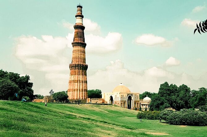 3 Days Luxury Golden Triangle Tour - Day 2 in Agra: sunrise Taj Mahal plus Agra Fort, then Fatehpur Sikri en route to Jaipur