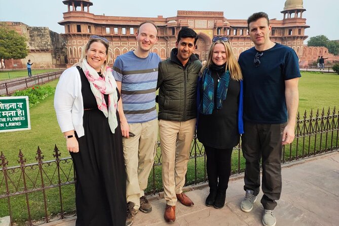 3-Days Luxury Golden Triangle Tour to Agra and Jaipur from Delhi - Fatehpur Sikri on the way to Jaipur: the road stop you should not skip