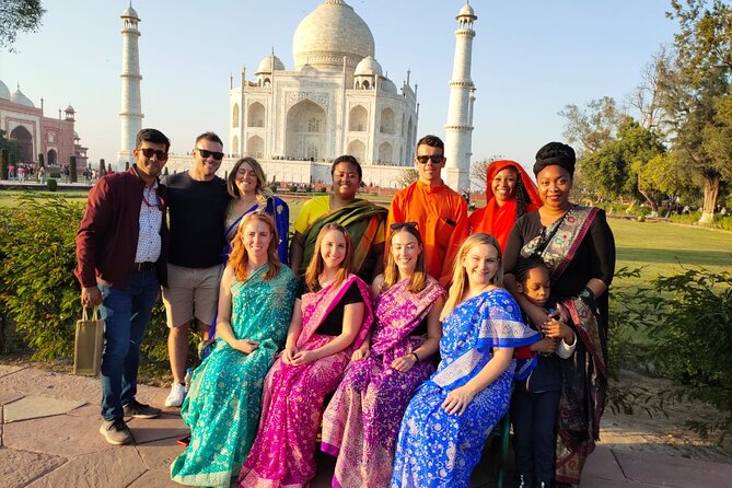3-Days Luxury Golden Triangle Tour to Agra and Jaipur from Delhi - Day 1 in Delhi: Old Delhi tuk-tuk, Jama Masjid, and the Sikh healing story
