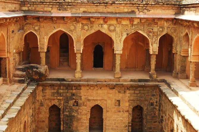 3-Hour Mehrauli Archaeological Park Ruins Walking Tour Delhi - Jamali Kamali Tomb and Mosque: First Glimpse, Best Orientation
