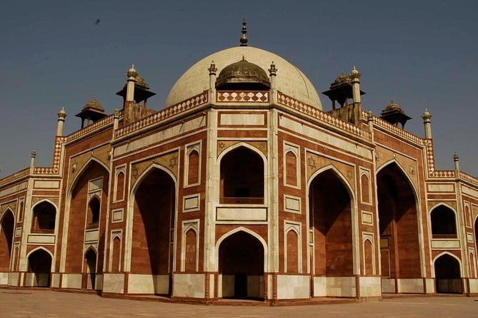 4 Days Luxury Golden Triangle Tour to Agra and Jaipur From Delhi - Jaipur in One Day: City Palace, Hawa Mahal, Jantar Mantar, Jal Mahal