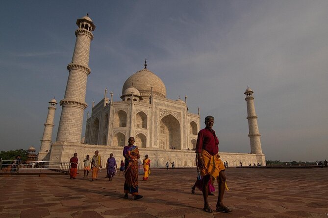 4-Days Private Golden Triangle Tour India - Delhi Agra Jaipur Tour - Day 1 in Delhi: Qutb Minar, Lotus Temple, India Gate, and the government core
