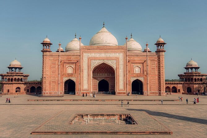 5-Day Golden Triangle Delhi Agra Jaipur Tour with Leopard Safari - Day 1: Delhi to Agra, then the Mughal heavy hitters