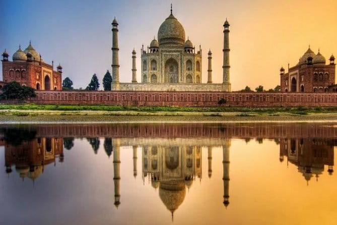 5 Day Golden Triangle with Akshardham Temple-Taj Mahal at Sunrise - Jaipur Day 4: Fort, City Palace, Jantar Mantar, and iconic photo stops