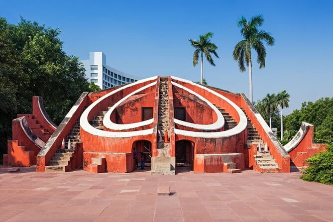 5-Day Private Luxury Golden Triangle Tour From Delhi - Day 1 in Delhi: Humayun’s Tomb, Qutub Minar, Lotus Temple, and Old Delhi Icons