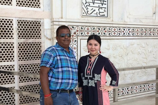 5-Day Private Luxury Golden Triangle Tour to Agra and Jaipur From New Delhi - Day 3: Taj Mahal sunrise and Agra Fort in morning light