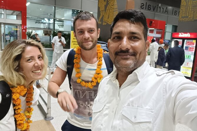 5 Days Private Golden Triangle Tour - Day 1 in Delhi: Forts, tombs, gardens, and a quick taste of Old Delhi
