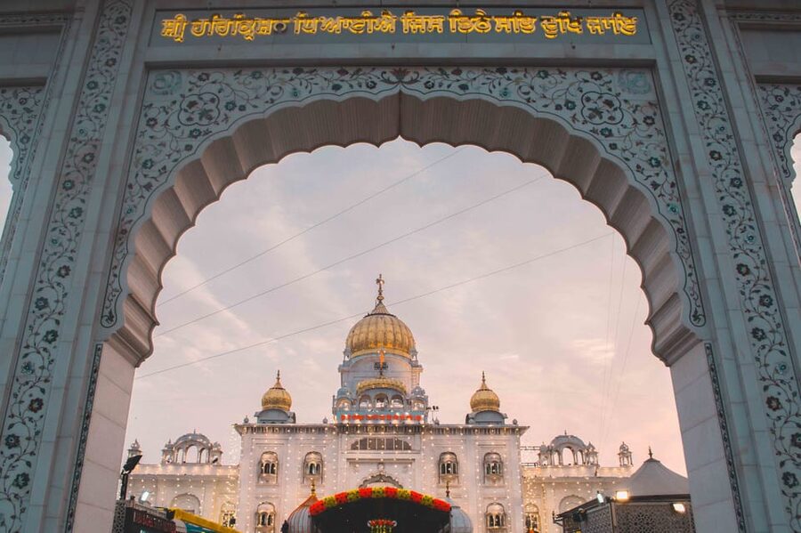 5-Hour Half-Day Delhi Temple Tour with Pick-Up & Drop-Off - Bangla Sahib Gurudwara: the kitchen section is the real wow