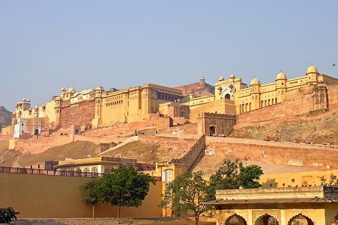 6-Day Golden Triangle Tour to Jaipur and Agra from Delhi - Qutub Minar and India Gate: A Focused Delhi Half Day Before the Road