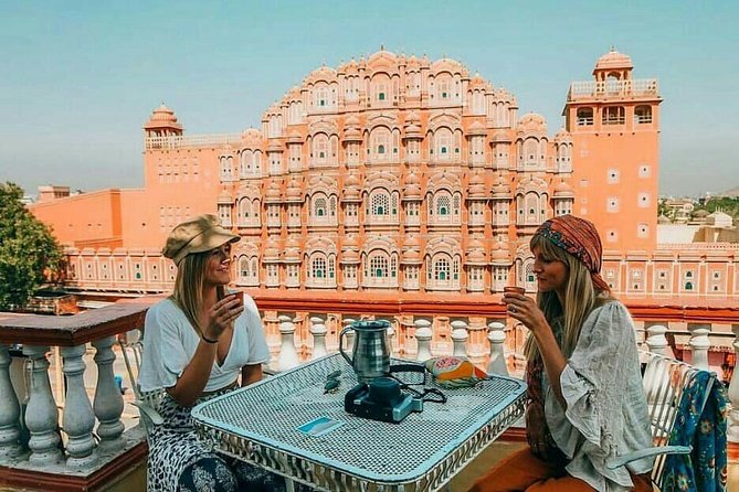 6-Day Private Tour of the Golden Triangle - The private car and driver setup, and what it changes for your days