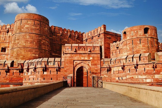 6 Days Golden Triangle Tour - Day 2 in Delhi: India Gate to Qutub Minar in One Guided Sweep