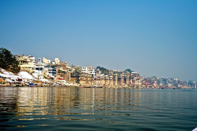 6 Days Private Golden Triangle Tour with Varanasi from Delhi - Day 1 in Delhi: Qutub Minar, Lotus Temple, India Gate, and the stepwell stop