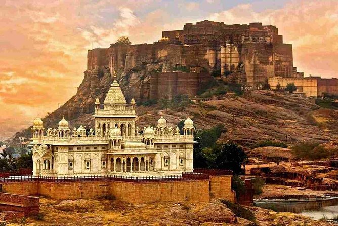 7 Day Delhi Agra Jaipur Jodhpur Udaipur Tour-Taj Mahal At Sunrise - Jaipur in one organized sweep: Forts, palaces, Hawa Mahal, and Jantar Mantar