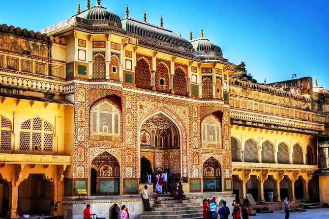 7 Day Golden Triangle Private Heritage and Varanasi Tour - Day 3 in Jaipur: Hawa Mahal, City Palace, Jantar Mantar, and the Albert Hall beat