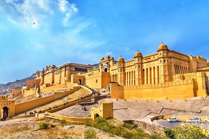 7 Days Golden Triangle Tour with Ranthambore Safari - Day 1 in Delhi: Qutub Minar and an easy start with pickup