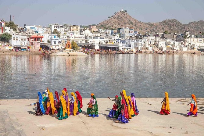 7 - Days Private Golden Triangle Tour with Pushkar - Day 2 Delhi: Old Delhi Markets by Rickshaw, Mughal Tombs, and Qutub Minar