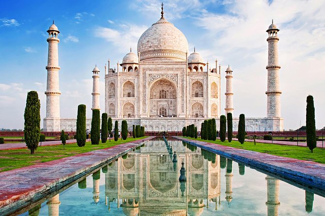 8 Day Golden Triangle Tour with Ranthambore {Taj , Tigers & More} - Jaipur Days 6 and 7: temples, forts, and photo stops from Jal Mahal to Hawa Mahal