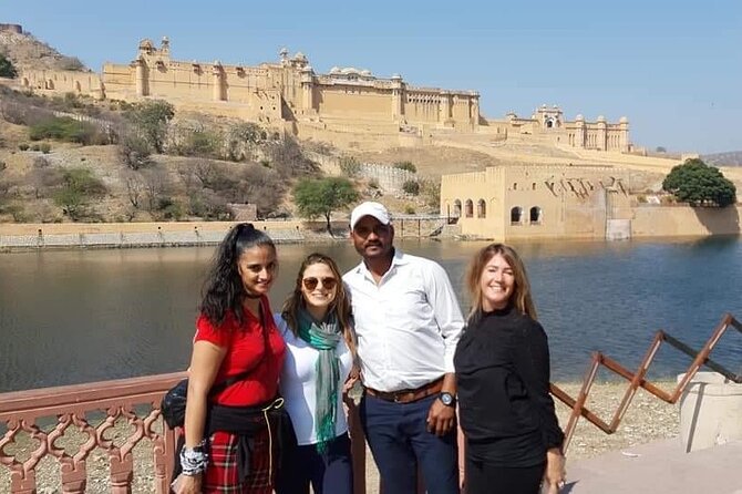 8 Days Private Luxury Golden Triangle Tour with Udaipur & Pushkar - Your Start in Delhi: Airport Pickup and a Fast Launch Day