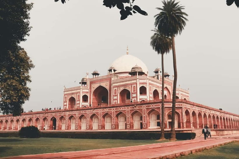 A full-day tour of Old & New Delhi Monument Express Entry - Jama Masjid in Old Delhi, and Why It Feels Bigger Than the Photos