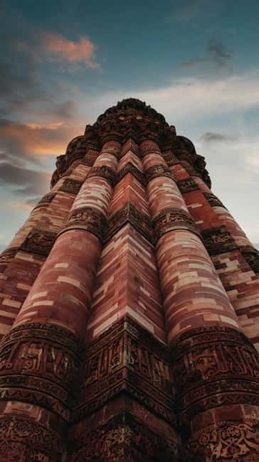 A full-day tour of Old & New Delhi Monument Express Entry - Qutub Minar, UNESCO Tower Scale and Intricate Carvings