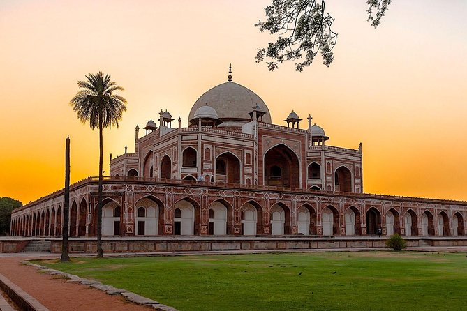 Airport Layover Delhi sightseeing with Back-to-Airport Guarantee - Airport Logistics: Meeting Exit Gates and Staying Sane