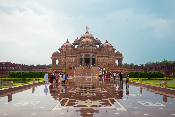 Akshardham Temple Tour Delhi, World's largest Hindu temple visit! - Security checks and the ten-pillared circlet you pass