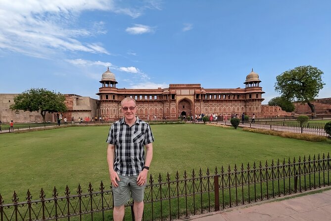 All Inclusive Delhi to Agra and Jaipur 3 Day Golden Triangle Tour - Comfort and logistics: private vehicle, AC, and WiFi