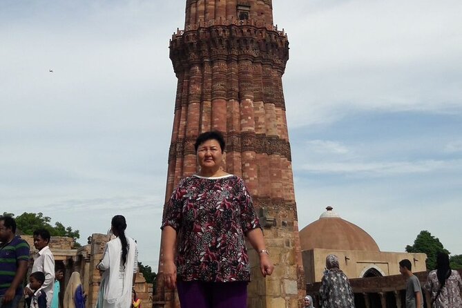 All Inclusive Full Day Old and New Delhi Tour with Entrance - Qutub Minar UNESCO: the tall landmark that ties the whole day together