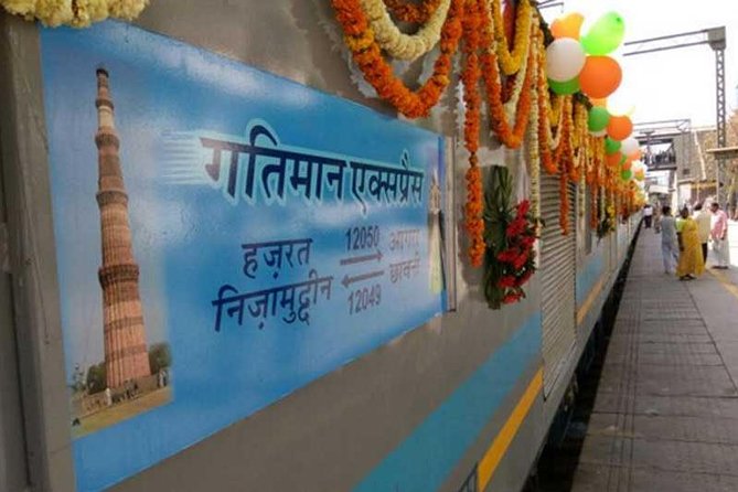 All Inclusive Luxury Taj Mahal Tour from Delhi by Express Train - Priority entry at the Taj Mahal, and what to do with your 3 hours