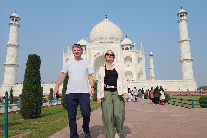 All Inclusive Taj Mahal, Agra Fort, Baby Taj Car with Local Guide - The food break in Agra: a guided recommendation, not a forced meal