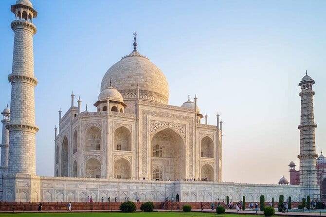 All Inclusive Taj Mahal, Agra Fort or Baby Taj Tour by SUV Car - Lunch, Water, and Small Comforts That Make a Long Day Work