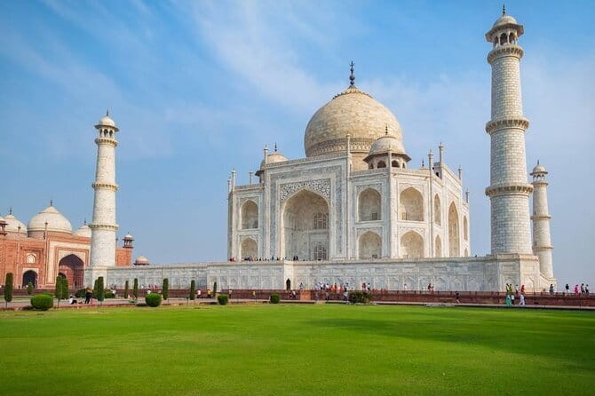 All Inclusive Taj Mahal, Agra Fort or Baby Taj Tour by SUV Car - Taj Mahal Visit: Entry Options, Photo Focus, and Friday Closure