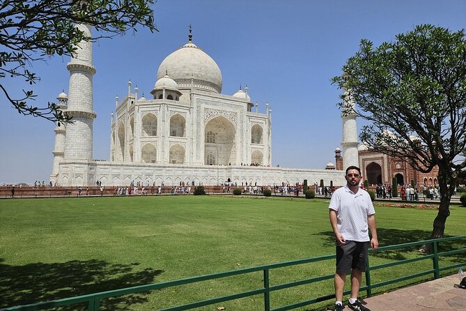 All Inclusive Taj Mahal Day Tour from Delhi by Superfast Train - Entering the Taj Mahal: tickets included, what to notice, what to expect