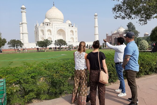 All Inclusive Taj Mahal, Fort & Baby Taj Tour from Delhi by Car - Agra Fort in One Hour, What You Can Actually See