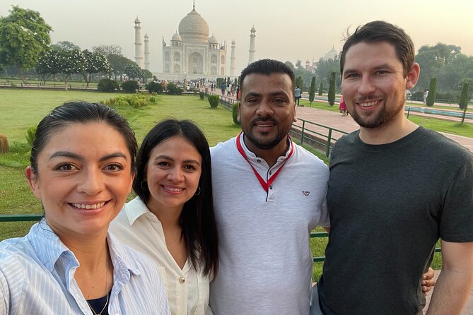 All Inclusive - Taj Mahal Sunrise Tour with 3 World Heritage Site - Breakfast at a 5-star hotel in Agra: fueling up before forts