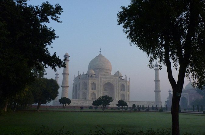 All Inclusive TajMahal Agra Fort Babytaj Day Tour by Car ex Delhi - Why a guide matters more than you think on Agra’s busiest sites