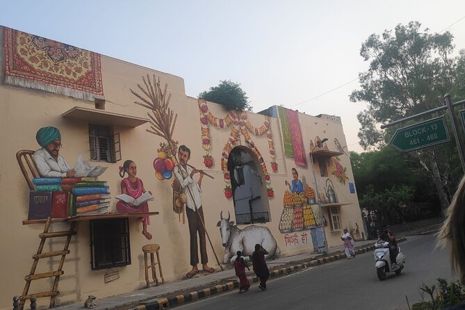 Art Attack: Explore Delhi's Artistic and Cultural Side - Stop 1: Lodhi Art District murals, chai, and the stories behind them