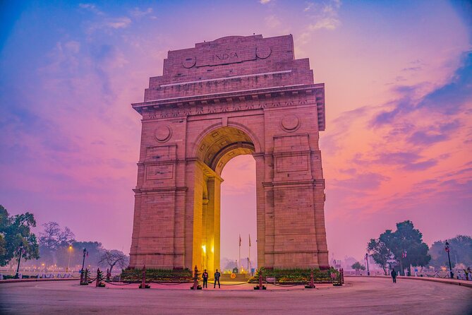 Best of 8 hrs Private old & New Delhi City Tour - Rickshaw ride in Old Delhi, a classic that saves energy