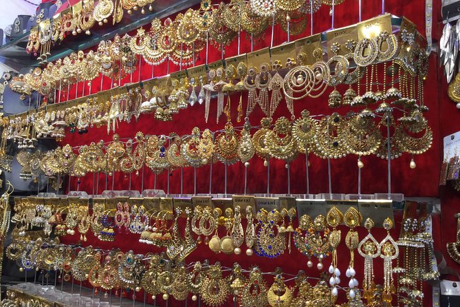 Chandni Chowk Textile Tour - Morning pickup, private car, and a route that keeps moving