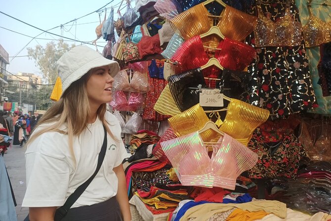 Customized Half Day or Full Day Delhi Shopping Tour with Female Consultant - Why a female consultant helps in Delhi markets