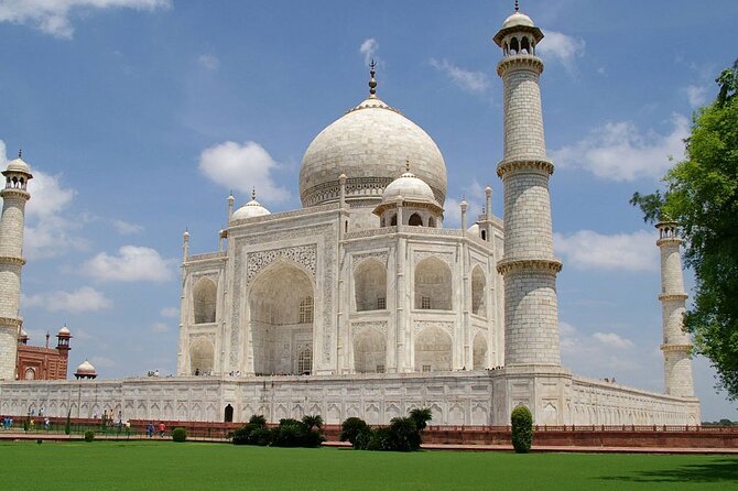 Day Trip to Taj Mahal from Delhi - Agra heritage and handicrafts, with time to browse