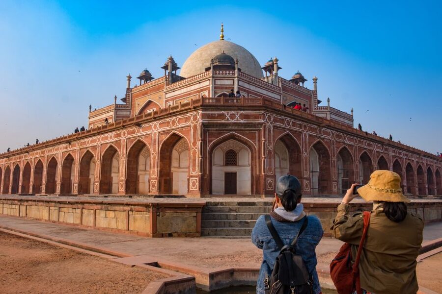 Delhi: 2-Day Delhi & Taj Mahal Tour by Car - Breakfast, checkout, then Agra Red Fort