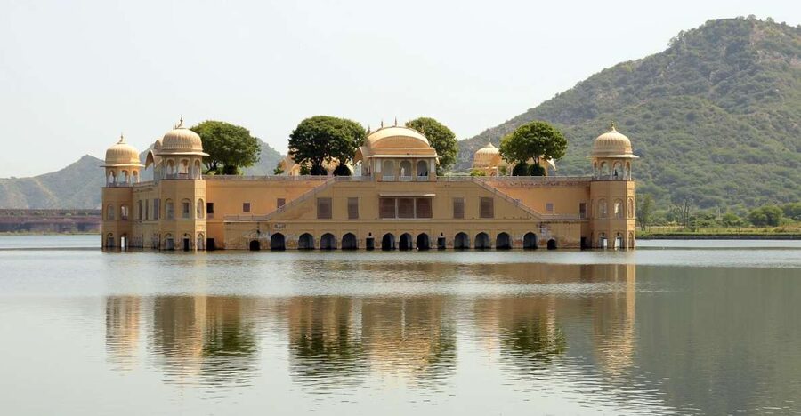 Delhi: 6-Day Golden Triangle Delhi, Agra, and Jaipur Tour - Delhi’s best hits: Qutub Minar, Humayun’s Tomb, and Chandni Chowk by rickshaw